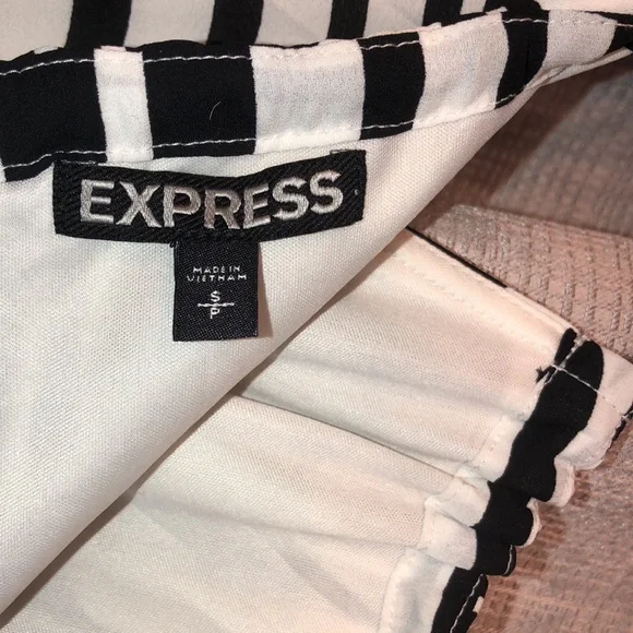 Express dress - Picture 4 of 6